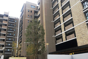 白壁マンション